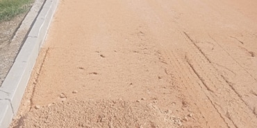 HAMİTLER KENT MEZARLIĞI'NDAKİ ARA YOLLARA SOĞUK ASFALT ATILIYOR