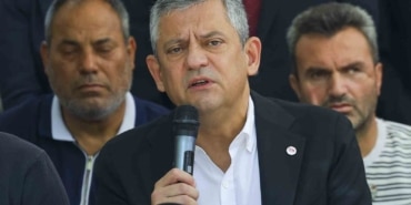 YENİ PARTİ GENEL BAŞKANI ÖZEL: "BİR DAHA KAN AKMAMASI İÇİN BÜTÜN DÜZENLEMELERİN DEMOKRATİK ZEMİNDE YAPILMASINI SAVUNUYORUZ"