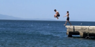 KAVURUCU SICAKLARDA SAHİLLERE AKIN ETTİLER