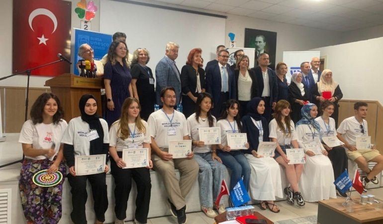 CUMALIKIZIK'TA UNESCO DÜNYA MİRASI GÖNÜLLÜLERİ PROGRAMI TAMAMLANDI