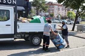 NİLÜFER'DE KALDIRIMLAR TEMİZLENDİ
