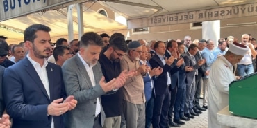 KESTEL BELEDİYE BAŞKANININ TRAFİK KAZASINDA HAYATINI KAYBEDEN AMCASI SON YOLCULUĞUNA UĞURLANDI