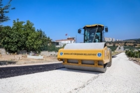 BURSA'DA MEZARLIK YOLLARI YENİLENİYOR