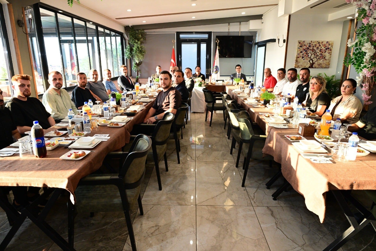 BURSASPOR YÖNETİMİ VE TARAFTARI, BURSA EMNİYETİYLE BULUŞTU