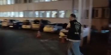 SAHTE BANKACI ORMANA KAÇTI, POLİS ORMANDA YAKALADI