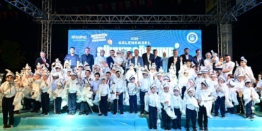 YILDIRIM BELEDİYESİ'NDEN 700 ÇOCUK İÇİN SÜNNET ŞÖLENİ SÜNNET OLAN ÇOCUKLAR KLASİK ARAÇLARLA ŞEHİR TURU ATTI