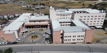 BURSA'DA GENÇLER İÇİN TÜTÜN ALARMI BURSA'DAKİ 4 HASTANEDE 'ÇOCUK VE ERGEN SİGARA BIRAKMA POLİKLİNİĞİ' HİZMETE GİRDİ