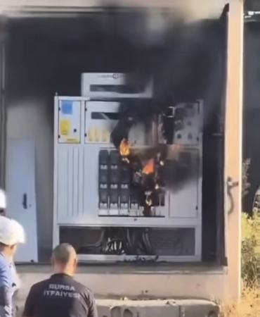 BURSA'DA TRAFO YANGINI