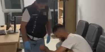 PROTEZ BACAĞINDAN UYUŞTURUCU ÇIKTI: 830 GRAM METAMFETAMİN ELE GEÇİRİLDİ