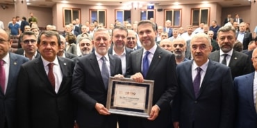 ENERJİ VE TABİİ KAYNAKLAR BAKANI ALPARSLAN BAYRAKTAR BTSO MECLİSİNİN KONUĞU OLDU BAKAN BAYRAKTAR: "BURSA'NIN ENERJİ TALEBİ TÜRKİYE'DEN DAHA HIZLI ARTIYOR"