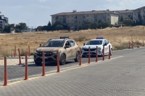 EHLİYET SINAVLARINDA SABİT PARKUR DÖNEMİNE SON DİREKSİYON SINAVLARINDA 'SERBEST GÜZERGÂH' UYGULAMASININ KAZALARI AZALTMASI BEKLENİYOR SÜRÜCÜ KURSU YETKİLİSİ SALİH ER: "BU KARARIN DEVRİM NİTELİĞİNDE OLDUĞUNU DÜŞÜNÜYORUM" "ADAY SÜRÜCÜLER AKAN TRAFİKTE SINAVA BAŞLAYACAK"