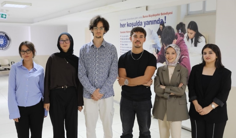 GENÇLER BÜYÜKŞEHİR'LE ÜNİVERSİTELİ OLDU