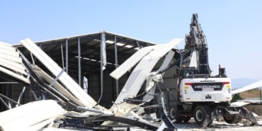 NİLÜFER'DE ÜÇ AYRI MAHALLEDE YIKIM