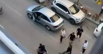TRAFİK DURDU, CADDE RİNGE DÖNDÜ.. O ANLAR KAMERADA