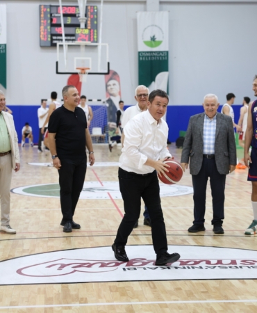 BAŞKAN ERKAN AYDIN'DAN BASKETBOLA TAM DESTEK