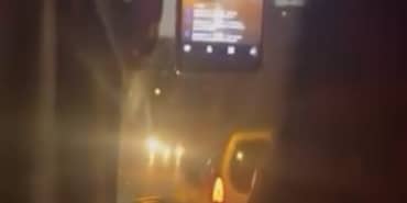 SEYİR HALİNDEKİ ÖZEL HALK OTOBÜSÜ ŞOFÖRÜ CANLI YAYIN AÇTI