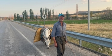 İKİ DÖNÜM FASULYENİN ARKASINDAKİ GÜÇ: 74 YAŞINDAKİ ÇİFTÇİ VE BİR EŞEK