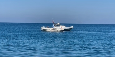 MUDANYA'DA DENİZDE HAREKETSİZ BULUNAN KİŞİ HAYATINI KAYBETTİ