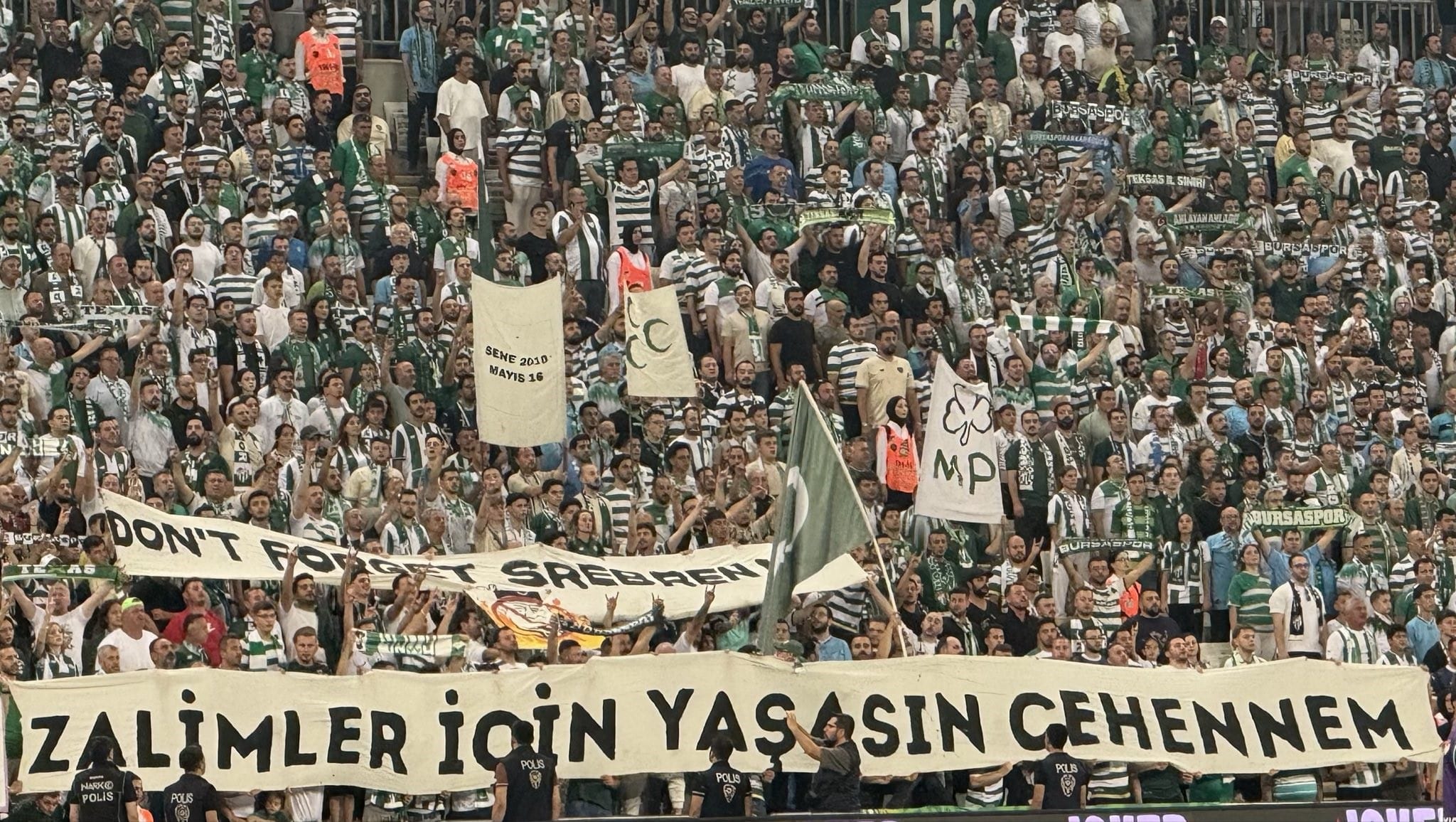 BURSASPOR TARAFTARINDAN KIZILYILDIZ'A MESAJ