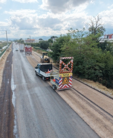BÜYÜKŞEHİR SAMANLI BAĞLANTI YOLUNU YENİLEDİ