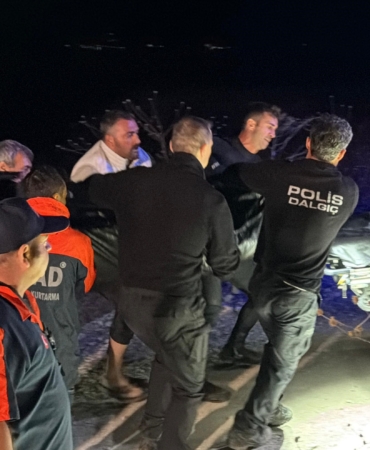 İZNİK GÖLÜ'NDE KAYIP ÖĞRETMENİN CANSIZ BEDENİNE ULAŞILDI