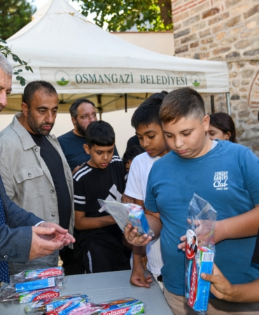 OSMANGAZİ'DE ÇOCUKLARIN YÜZÜNÜ GÜLDÜREN BULUŞMA OSMANGAZİ BELEDİYESİ'NDEN ÇOCUKLARA SAĞLIK DOLU DOKUNUŞ