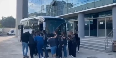 İNTERNETTE KADIN KILIĞINA GİRİP EVLİLİK VAADİYLE KANDIRDILAR, SONRA TEHDİT ETTİLER BURSA'DAKİ SİBER OPERASYONUNDA 10 KİŞİ TUTUKLANDI