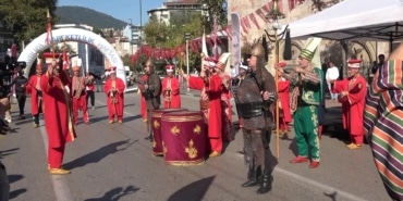 BURSA'DA AVRUPA HAREKETLİLİK HAFTASI ETKİNLİĞİ RENKLİ GÖRÜNTÜLERE SAHNE OLDU
