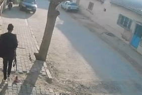 TURGUTLU'DA OKUL ÖNÜNDE SİLAHLI SALDIRI: 10 ÖĞRENCİ YARALANDI
