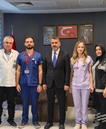 HASTANE KORİDORLARINDA BÜYÜDÜLER, DOKTOR OLARAK GERİ DÖNDÜLER ANNE BABALARININ İZİNDEN GİTTİLER, DOĞDUKLARI HASTANEDE DOKTOR OLDULAR ANNE BABALARININ MESLEK AŞKI, ÇOCUKLARINI DOKTOR YAPTI