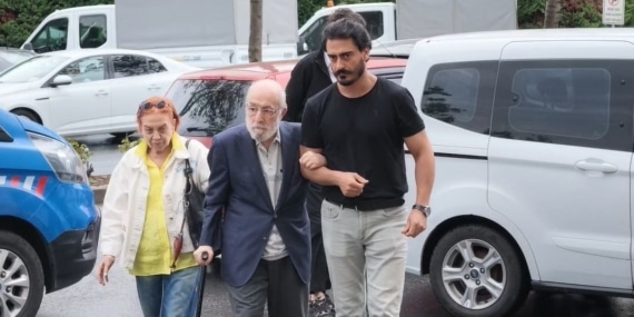OYUNCU EMİN OLCAY İFADE VERMEK ÜZERE SİLİVRİ ADLİYE'SİNE GELDİ