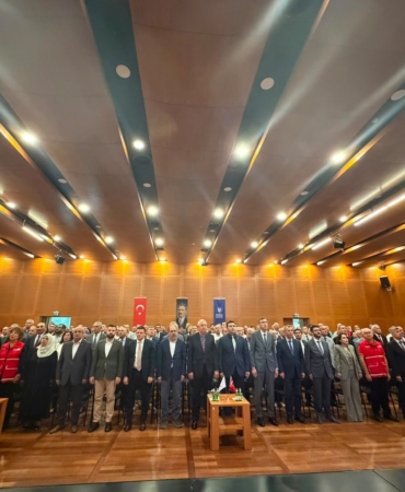 BURSA'DA REKOR KAN BAĞIŞINA TEŞEKKÜR BURSA'DA BİR EĞİTİM DÖNEMİNDE 18 BİN 67 ÜNİTE KAN BAĞIŞI TOPLANDI