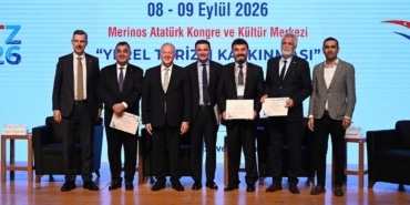 ULUDAĞ'A 190 BİN METREKARELİK SPOR ALANI İNŞA EDİLECEK TURİZM ZİRVESİ'NDE ULUDAĞ PLANI: 4 KİLOMETRELİK YAYA YOLU, 190 BİN METREKARE SPOR ALANI İNŞA EDİLECEK ULUDAĞ ALAN BAŞKANI CANDEMİR ZOROĞLU "ULUDAĞ'I 12 AY YAŞAYAN BİR DESTİNASYONA DÖNÜŞTÜRECEĞİZ" "TAHLİYESİ TAMAMLANAN 2 OTEL YIKILACAK"