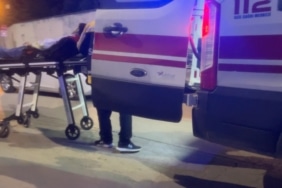 BURSA'DA KONTROLDEN ÇIKAN MOTOSİKLET PARK HALİNDEKİ ARACA ÇARPTI: 2 YARALI