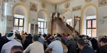 CUMA HUTBESİ'NDE SOSYAL MEDYA UYARISI: "BİR PAYLAŞIM YILLARCA TAŞINACAK YARAYA DÖNÜŞEBİLİR"