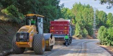 OSMANGAZİ'NİN 3 MAHALLESİNDE YOLLAR YENİLENİYOR