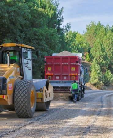 OSMANGAZİ'NİN 3 MAHALLESİNDE YOLLAR YENİLENİYOR