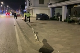İNEGÖL'DE KONTROLDEN ÇIKAN ARAÇ KALDIRIMA ÇIKTI