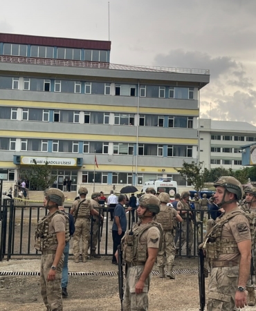 LİSEDE KORKU DOLU ANLAR: SİLAHLA VURULAN ÖĞRETMEN ÖLDÜ