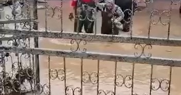 TAŞKINDA MAHSUR KALANLAR BÖYLE KURTARILDI