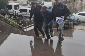 BAYRAK PROVOKASYONUNUN ALTINDAN KENDİSİ ÇIKTI