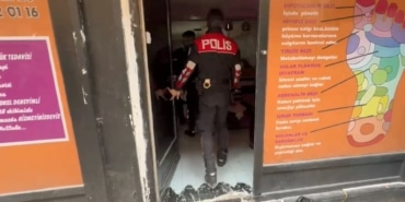 BURSA'DA FUHUŞ OPERASYONU: 21 KADIN KURTARILDI, 12 ŞÜPHELİ GÖZALTINA ALINDI