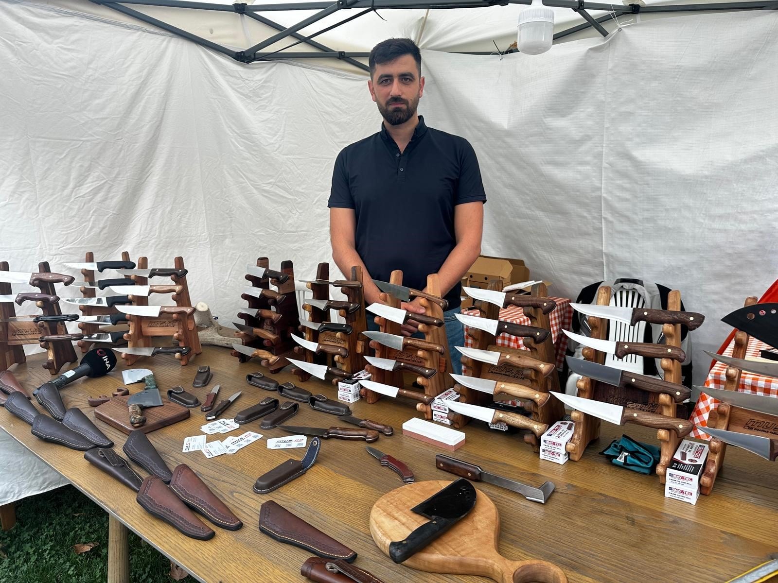 KÖK CEVİZ SAPLI BIÇAKLARI JAPONYA DAHİL 11 ÜLKEYE İHRAÇ ETTİ ALMAN ÇELİĞİNDEN ÖZEL AÇILI TIRNAK BIÇAĞI TASARLADI; TÜRKİYE'YE SATIYOR