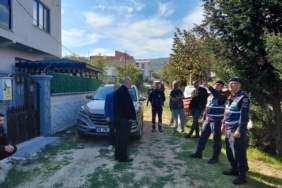 BURSA'DA ÇATIYA YIKIMA DİRENDİ...MUDANYA'DA GERGİN BEKLEYİŞ