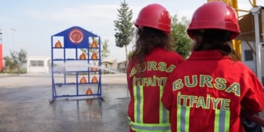 BURSA İTFAİYESİ'NDEN GELECEĞİN NESİLLERİNE YANGIN GÜVENLİĞİ EĞİTİMİ