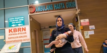 KANEPEDEN DÜŞEN BEBEK BEYİN KANAMASI GEÇİRDİ