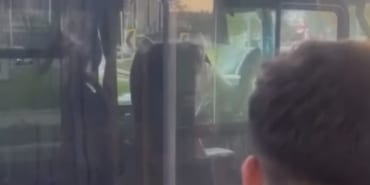 ŞOFÖRLER ARASINDA YOL TARTIŞMASI KAMERADA