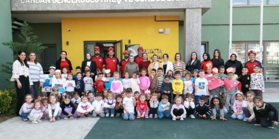 OSMANGAZİ'DE KREŞ ÖĞRENCİLERİ AFETLERE KARŞI BİLİNÇLENDİRİLDİ OSMANGAZİ BELEDİYESİ'NDEN ÖĞRENCİLERE AFET EĞİTİMİ