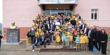 MARMARABİRLİK'TEN ÇOCUKLARIN GELECEĞİNE DOKUNAN PROJE "MİNİK ŞEFLERLE ZEYTİNLİ TARİFLER" DEVAM EDİYOR