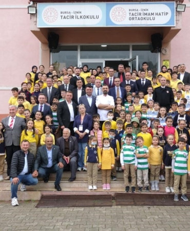 MARMARABİRLİK'TEN ÇOCUKLARIN GELECEĞİNE DOKUNAN PROJE "MİNİK ŞEFLERLE ZEYTİNLİ TARİFLER" DEVAM EDİYOR